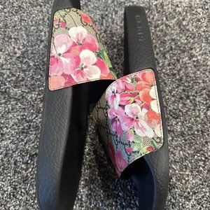 Gucci printed women's slippers swimming sandals